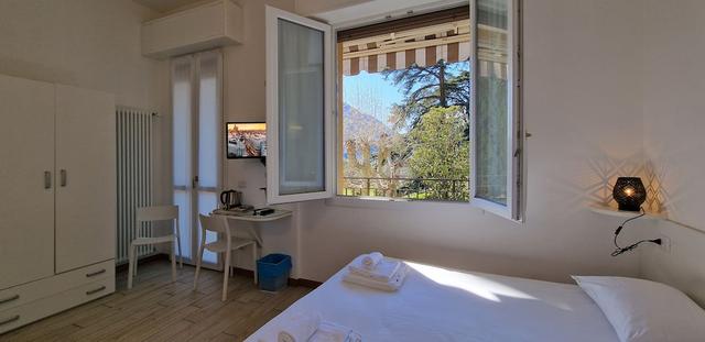 Classic Double or Twin Room, Partial Lake View